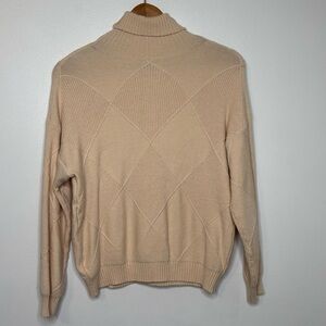 Beige Argyle Turtleneck Sweater Women’s Medium Soft Knit Preppy